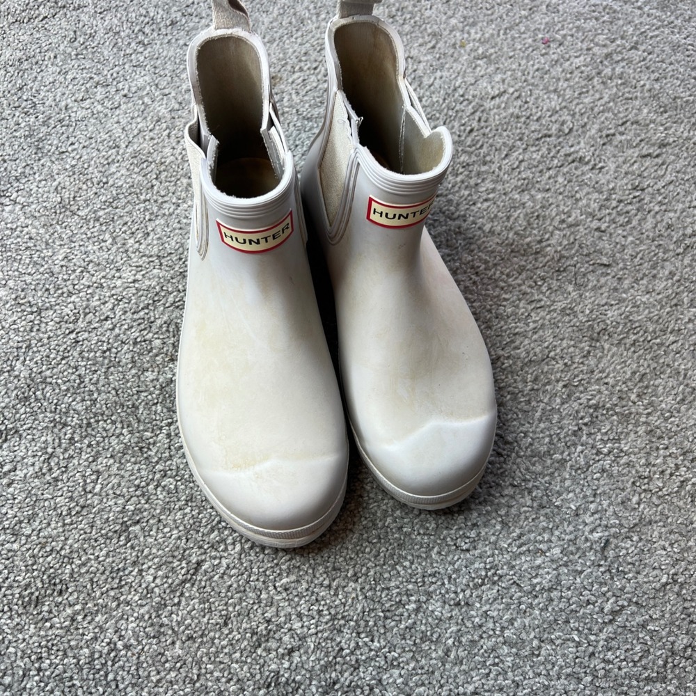 Hunter Women's Chelsea Rain Boots in Off-White